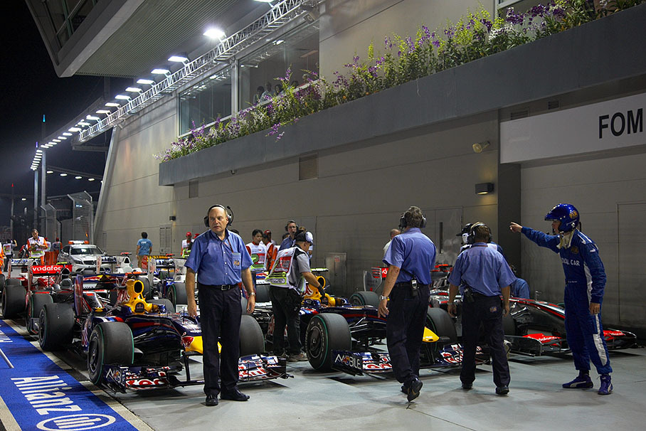 The well guarded parc ferme after qualifying session
