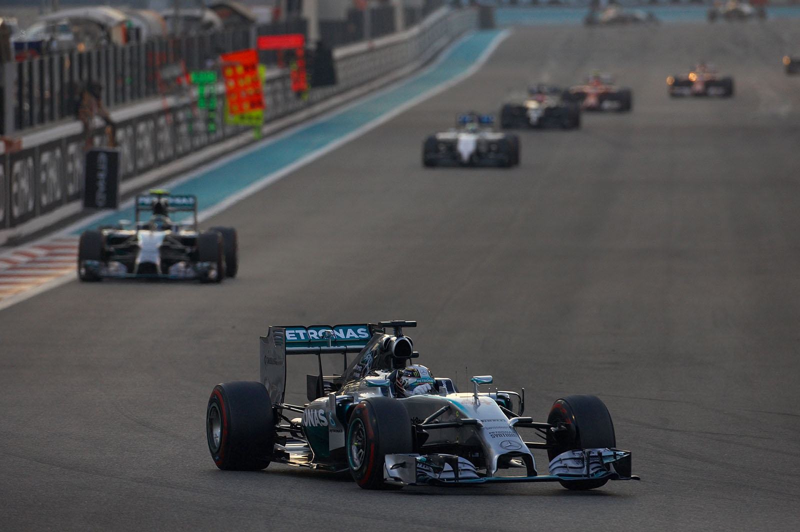 Race leader Lewis Hamilton, Mercedes, Abu Dhabi Grand Prix, 2014