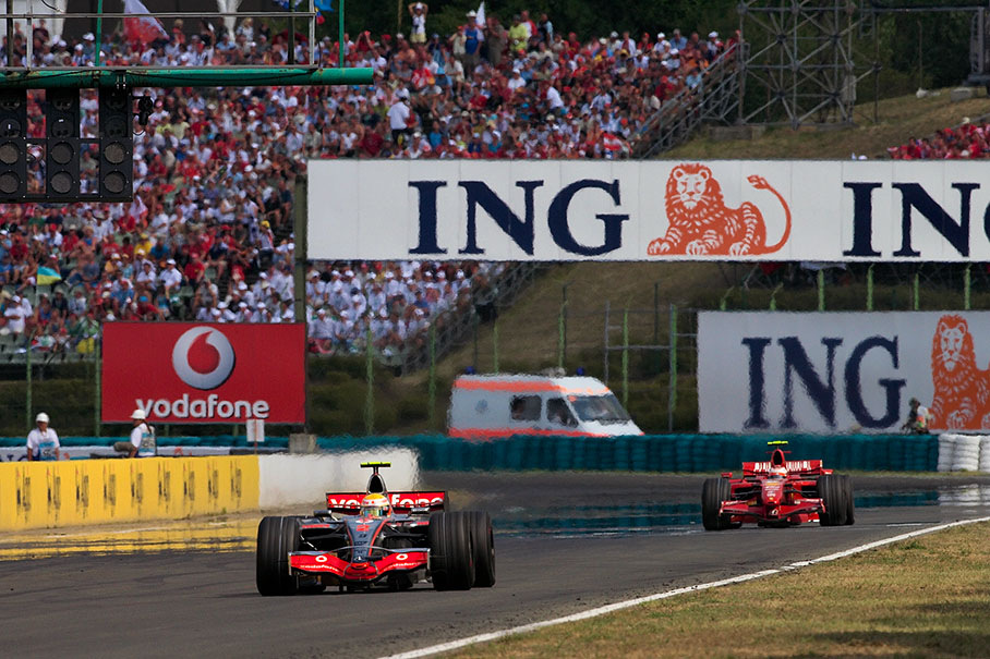 Hamilton leads the whole race in front of Raikkonen