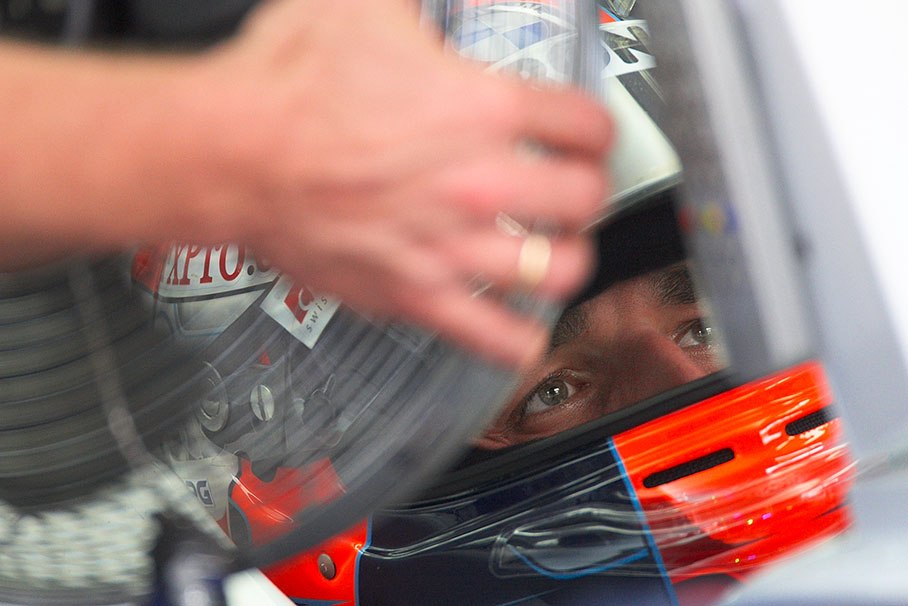 Robert Kubica and a fan at BMW Sauber F1 pits :)
