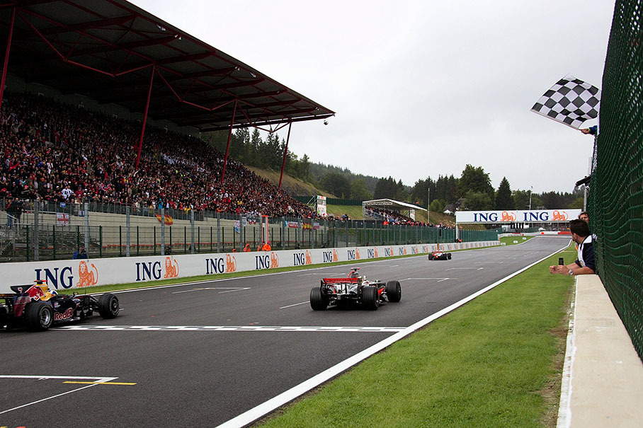 Lewis Hamilton takes the chequered flag