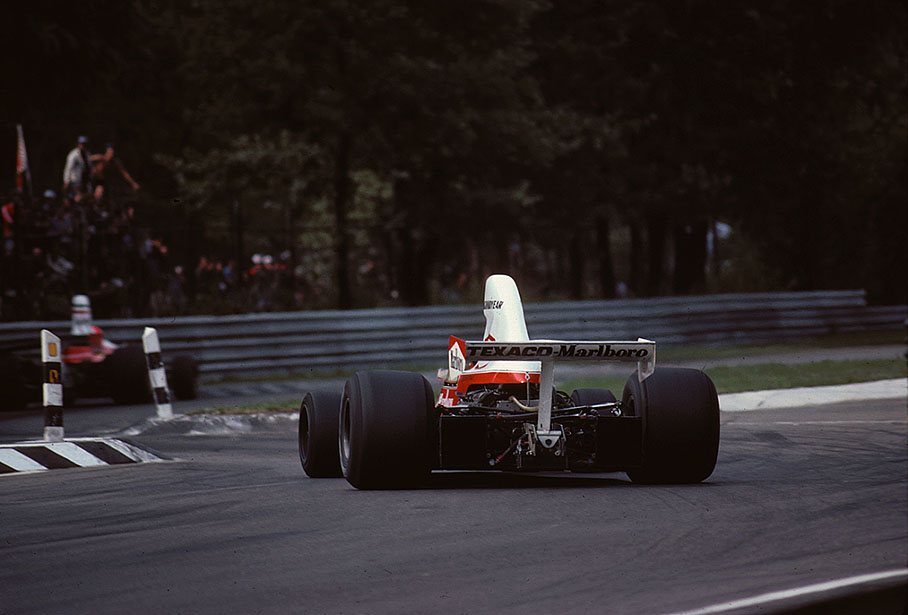 Fittipaldi chases Lauda