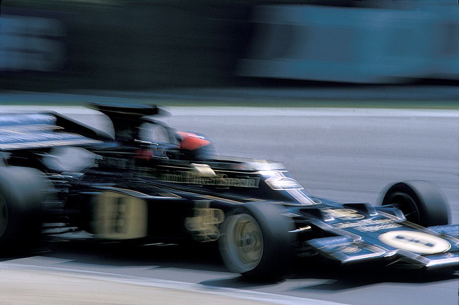 Race winner Emerson Fittipaldi on Lotus-Cosworth 72D, British GP Brands Hatch 1972