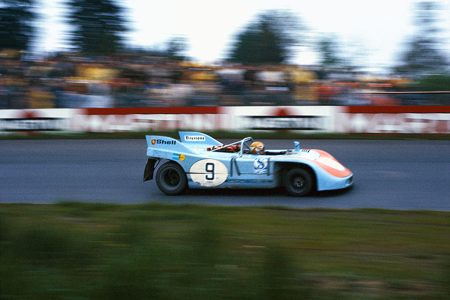 Reinhold Joest's Porsche 908/3 008 #9, driven by Reinhold Joest (D), Mario Casoni (I) and Wilhem Bartels (D), retires with a broken wheel after 33 laps