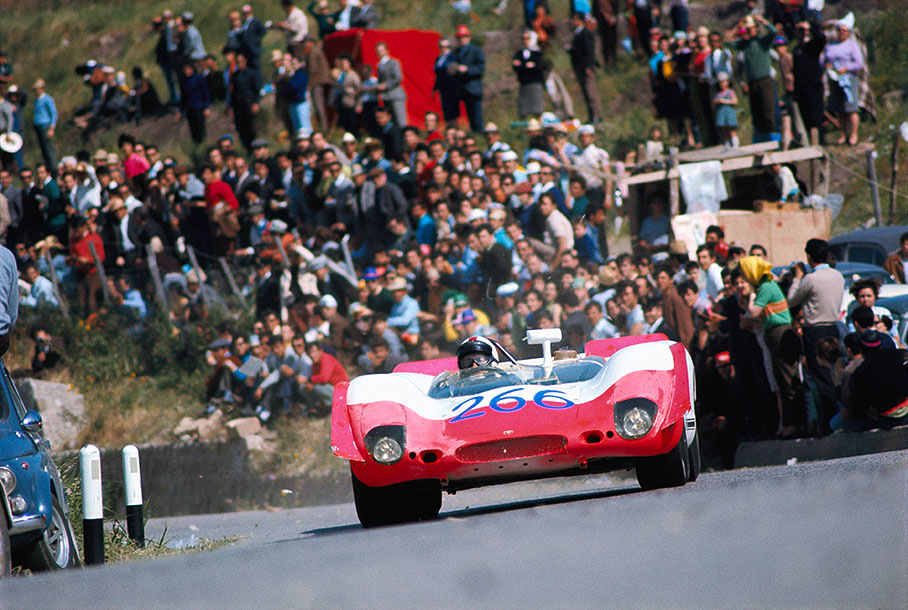 Race winning Porsche 908 driven by Gerhard Mitter and Udo Schuetz (D)