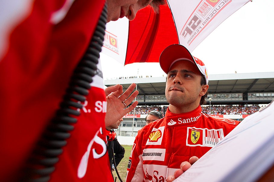 Felipe Massa listens to Ferrari race engineer Rob Smedley