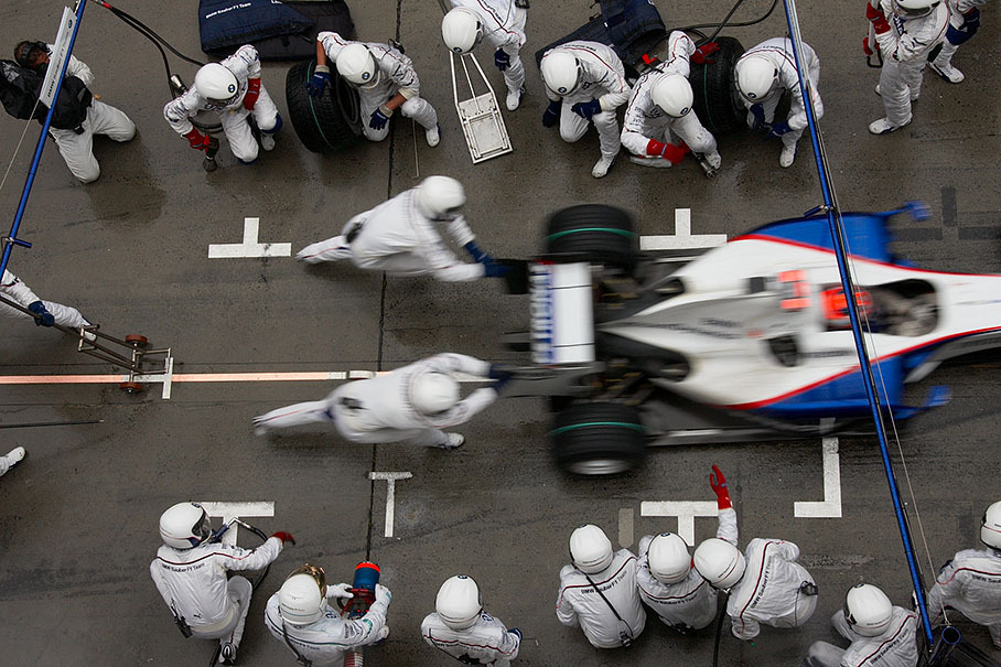 Kubica takes off from BMW Sauber pits after receiving a new nose cone