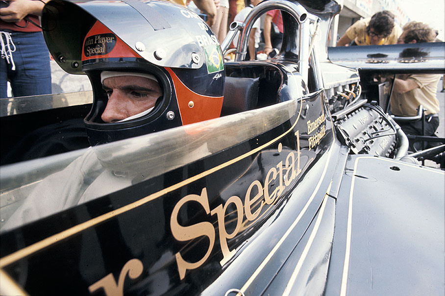 Race winner Emerson Fittipaldi on Lotus-Cosworth 72D, Italian GP Monza 1972
