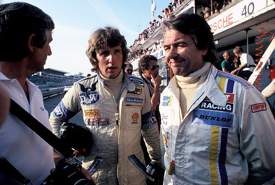Porsche privateer team boss Reinhold Jöst and his driver Klaus Niedzwiedz with journalist Klaus Reichert