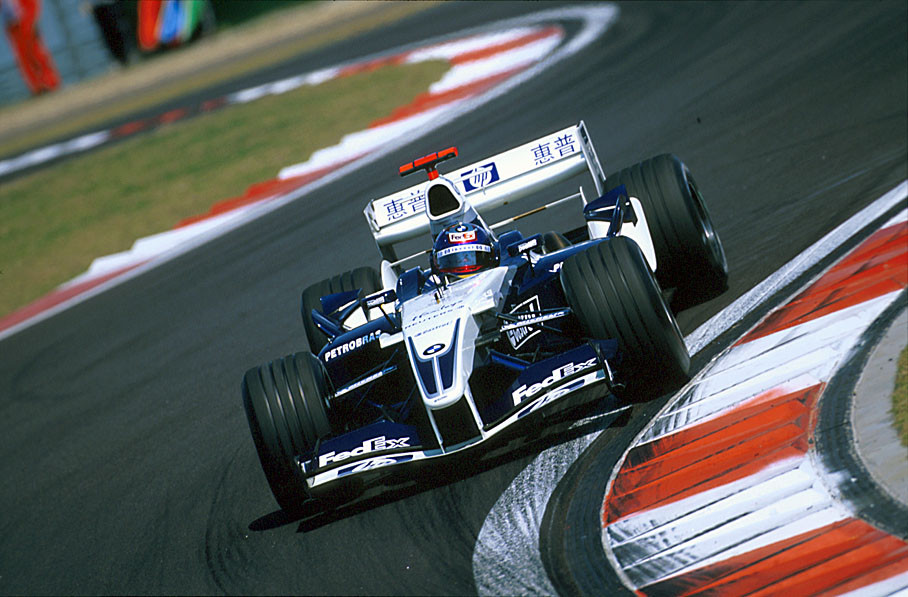 Juan Pablo Montoya trough the first chicane
